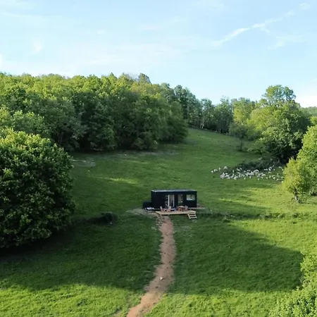 Courneillac - Parcel Tiny House - Tiny House Vue Pyrenees Entouree Par Les Chevres Mae-5233