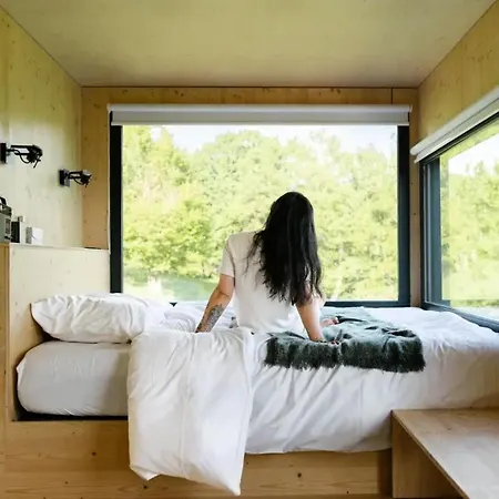 Lodge Courneillac - Parcel Tiny House - Tiny House Vue Pyrenees Entouree Par Les Chevres Mae-5233