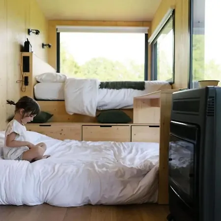 Lodge Courneillac - Parcel Tiny House - Tiny House Vue Pyrenees Entouree Par Les Chevres Mae-5233