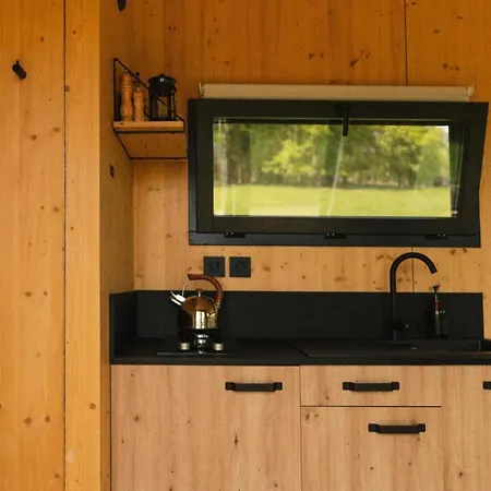 Lodge Courneillac - Parcel Tiny House - Tiny House Vue Pyrenees Entouree Par Les Chevres Mae-5233