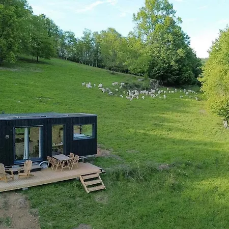 Lodge Courneillac - Parcel Tiny House - Tiny House Vue Pyrenees Entouree Par Les Chevres Mae-5233